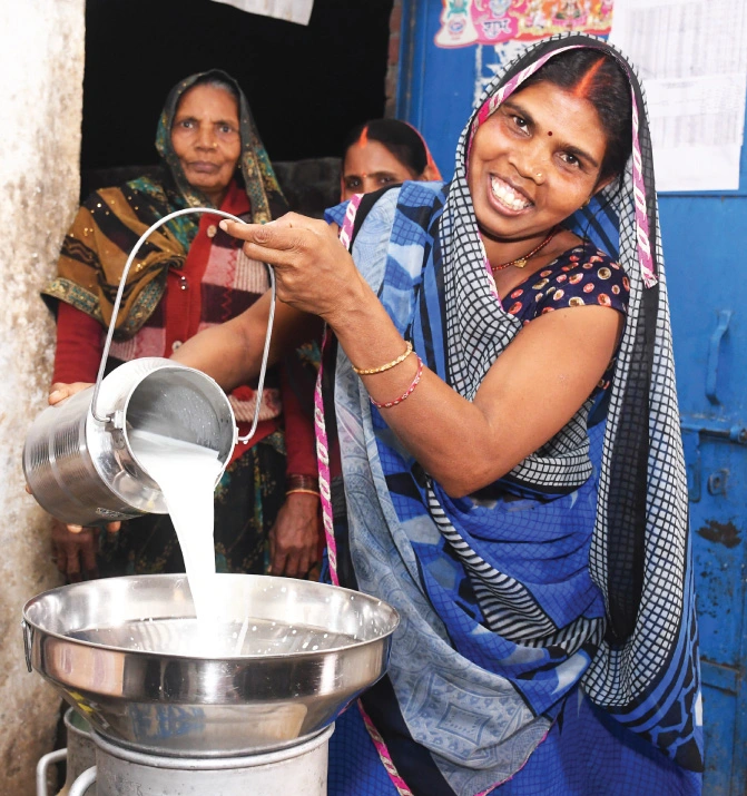 Urmila Saroj, a resident of Kapa Madhupur village in Uttar Pradesh’s Pratapgarh district, is a member of, and point person for, the Uttar Pradesh-based Shwetdhara MPC