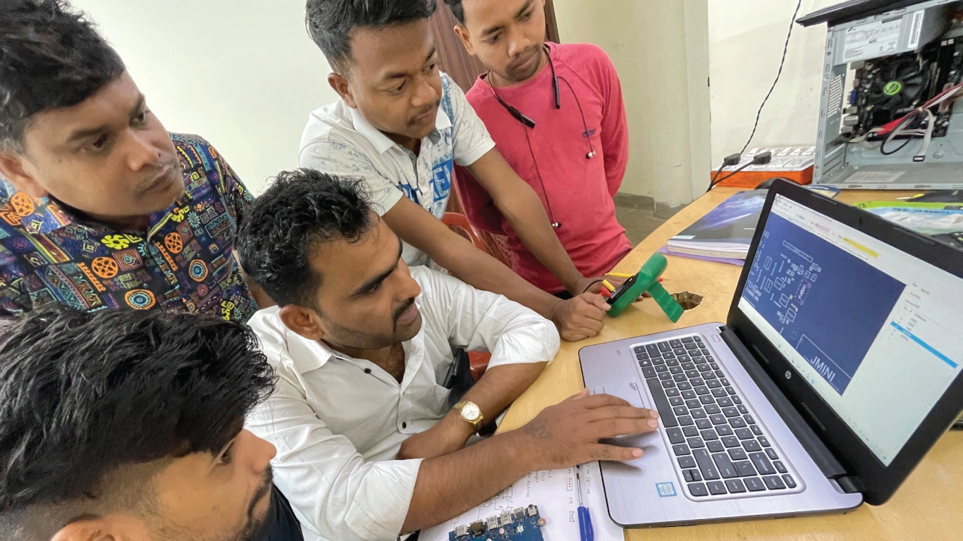 Student trainees at Gadget Reviver, a firm set up by an EDP 'graduate' in Rourkela in Odisha