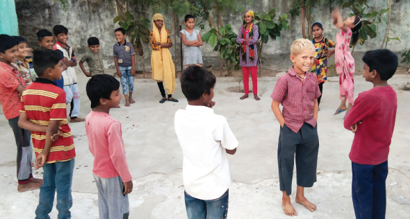 A ‘maths game’ at a class in Dhrasanvel village in Devbhumi Dwarka