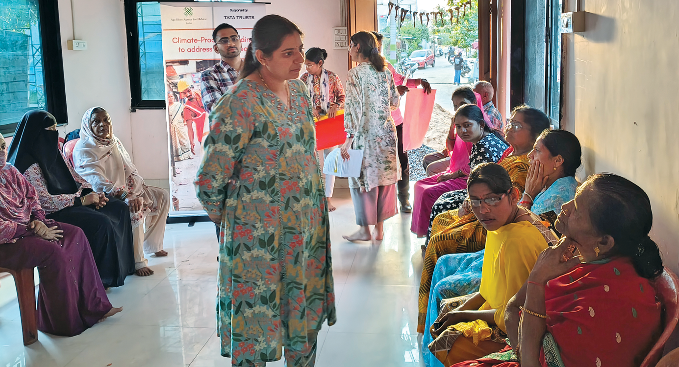 A ‘listening workshop’ being conducted in Panchasheel Chowk in Chandrapur to understand the community’s perceptions of heat and seasonal changes