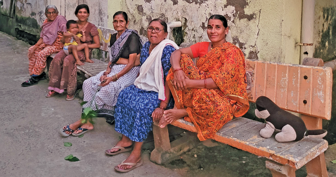 With their homes too hot during the day, residents of this neighbourhood in Chandrapur’s Panchasheel Chowk opt for the outdoors
